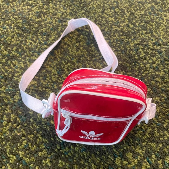 Adidas Originals unisex-Red clear Tinted Festival Crossbody - Picture 2 of 3